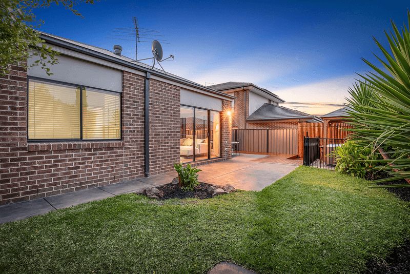 27 Baronial Way, CRAIGIEBURN, VIC 3064