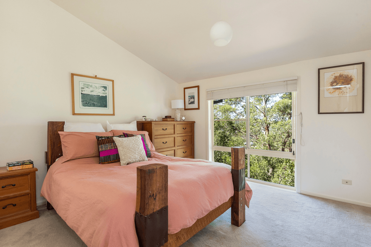 8 Riviera Avenue, AVALON BEACH, NSW 2107