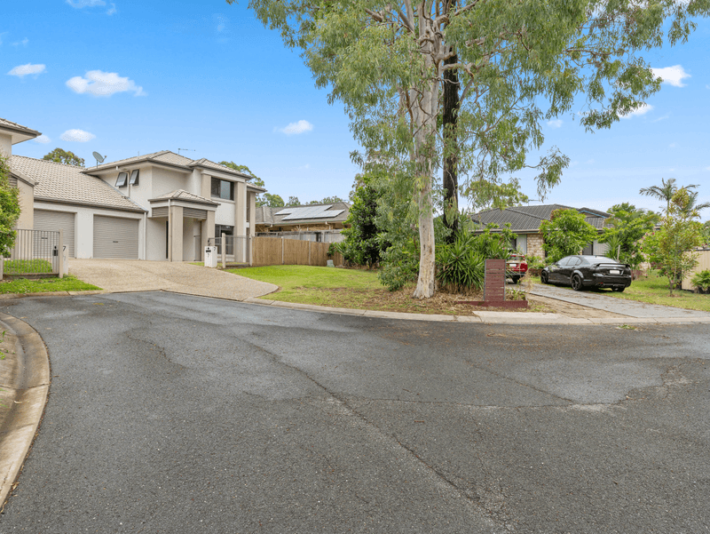 4/7 Kenny Close, FOREST LAKE, QLD 4078