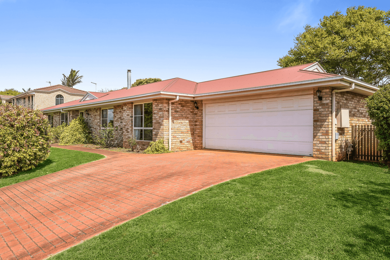 8 Kruiswijk Court, MIDDLE RIDGE, QLD 4350