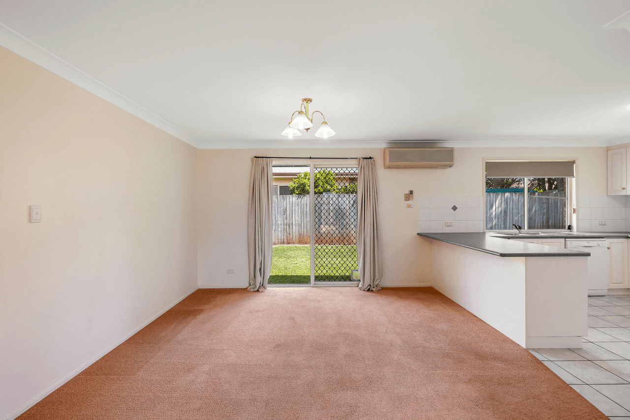 8 Kruiswijk Court, MIDDLE RIDGE, QLD 4350