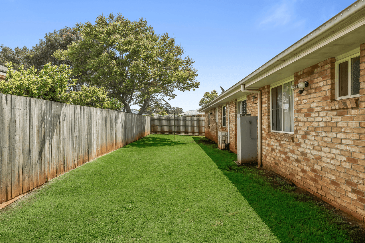 8 Kruiswijk Court, MIDDLE RIDGE, QLD 4350