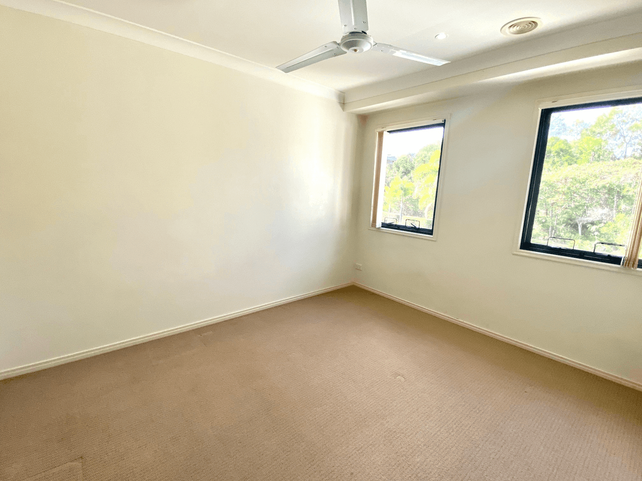 18/2 Catalina Way, UPPER COOMERA, QLD 4209