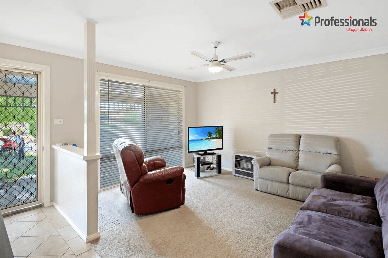 43 Kirrang Avenue, GLENFIELD PARK, NSW 2650