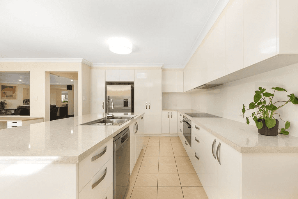 40 Gretel Drive, Beachmere, QLD 4510