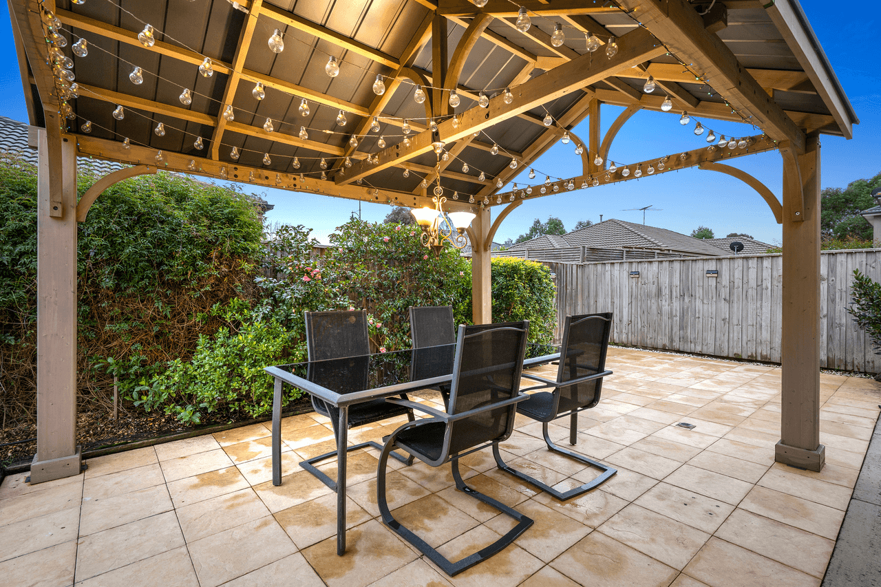 42 Huntingfield Drive, SOUTH MORANG, VIC 3752