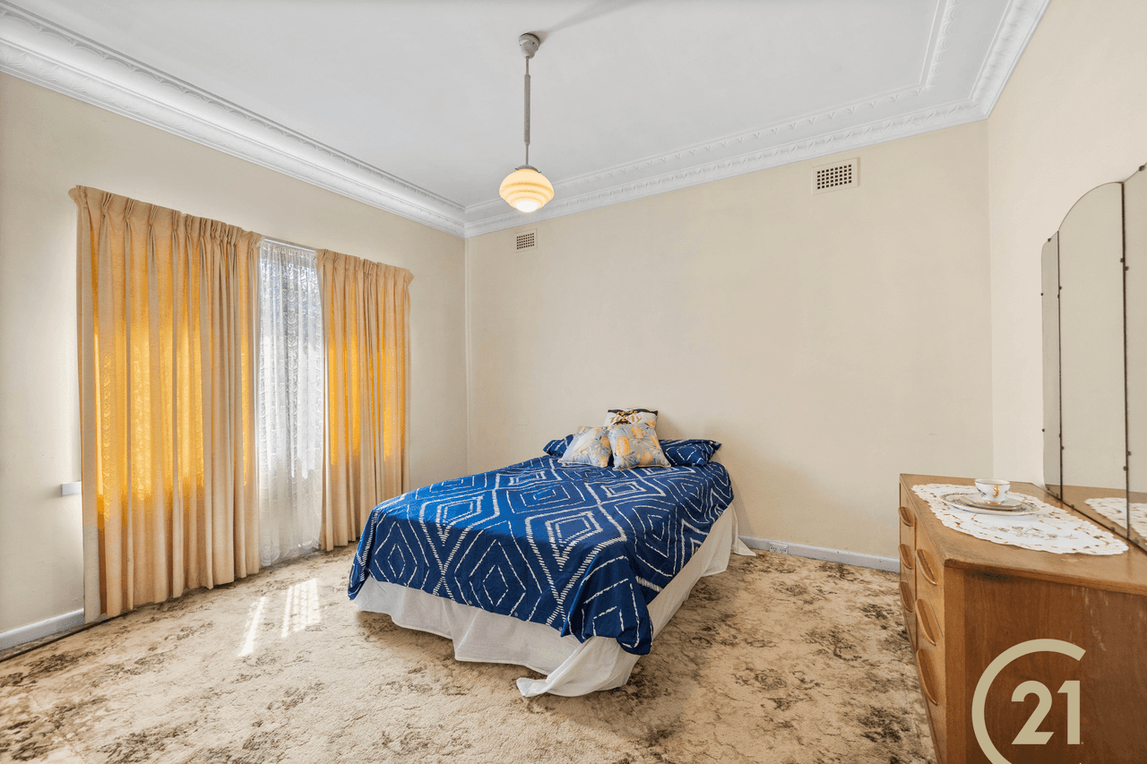 34 Waterside Crescent, Carramar, NSW 2163