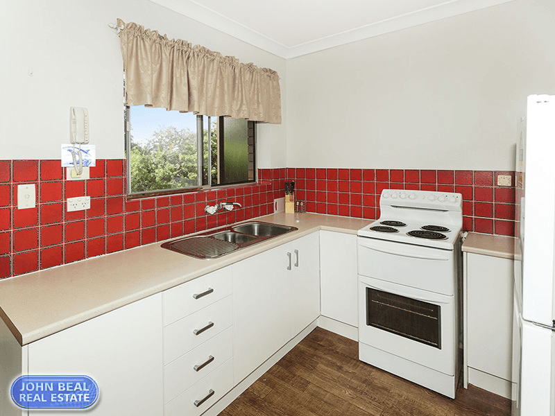 Unit 6/18 Arthur St, Woody Point, QLD 4019