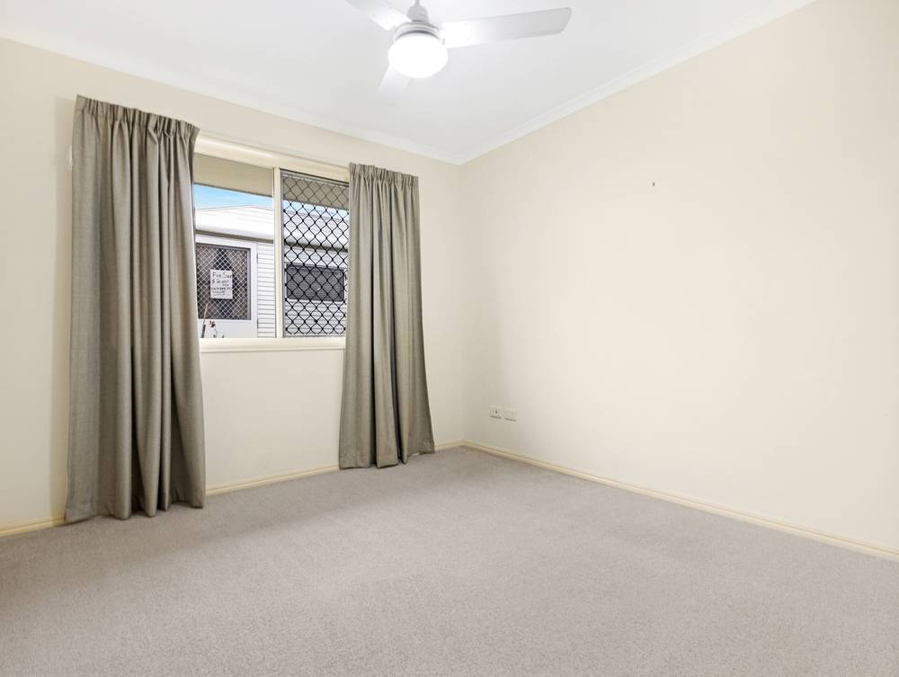1 Kestrel Court, ELI WATERS, QLD 4655