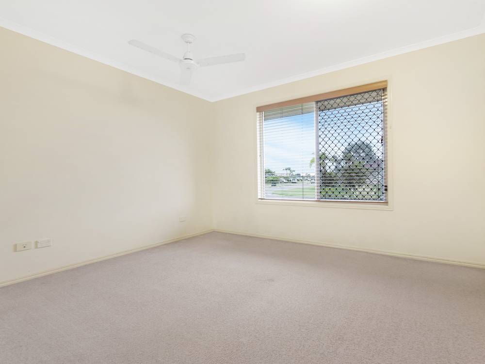 1 Kestrel Court, ELI WATERS, QLD 4655