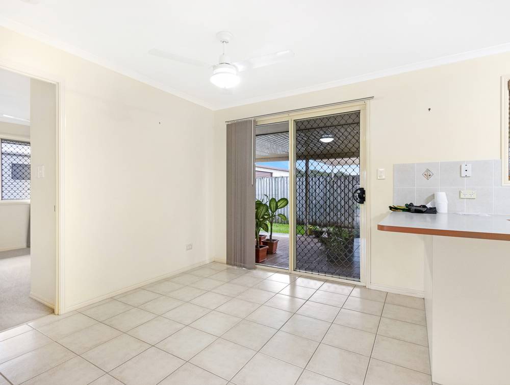 1 Kestrel Court, ELI WATERS, QLD 4655