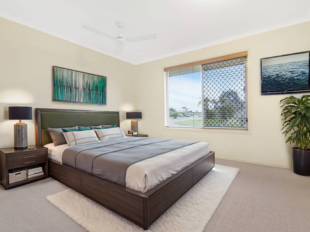 1 Kestrel Court, ELI WATERS, QLD 4655