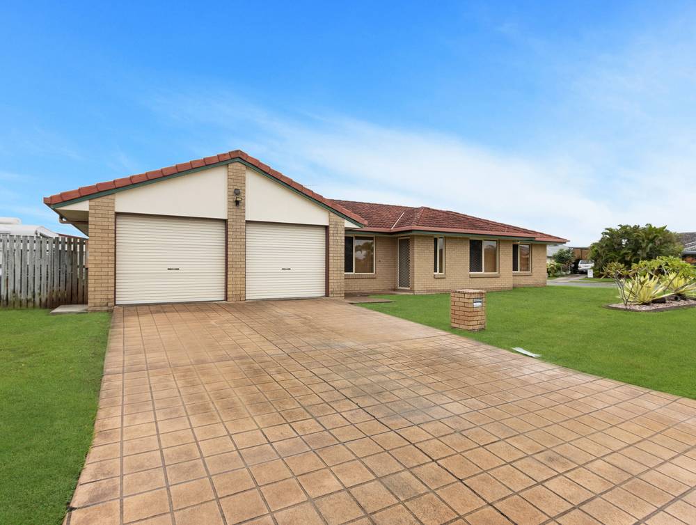 1 Kestrel Court, ELI WATERS, QLD 4655