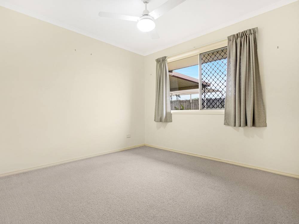 1 Kestrel Court, ELI WATERS, QLD 4655