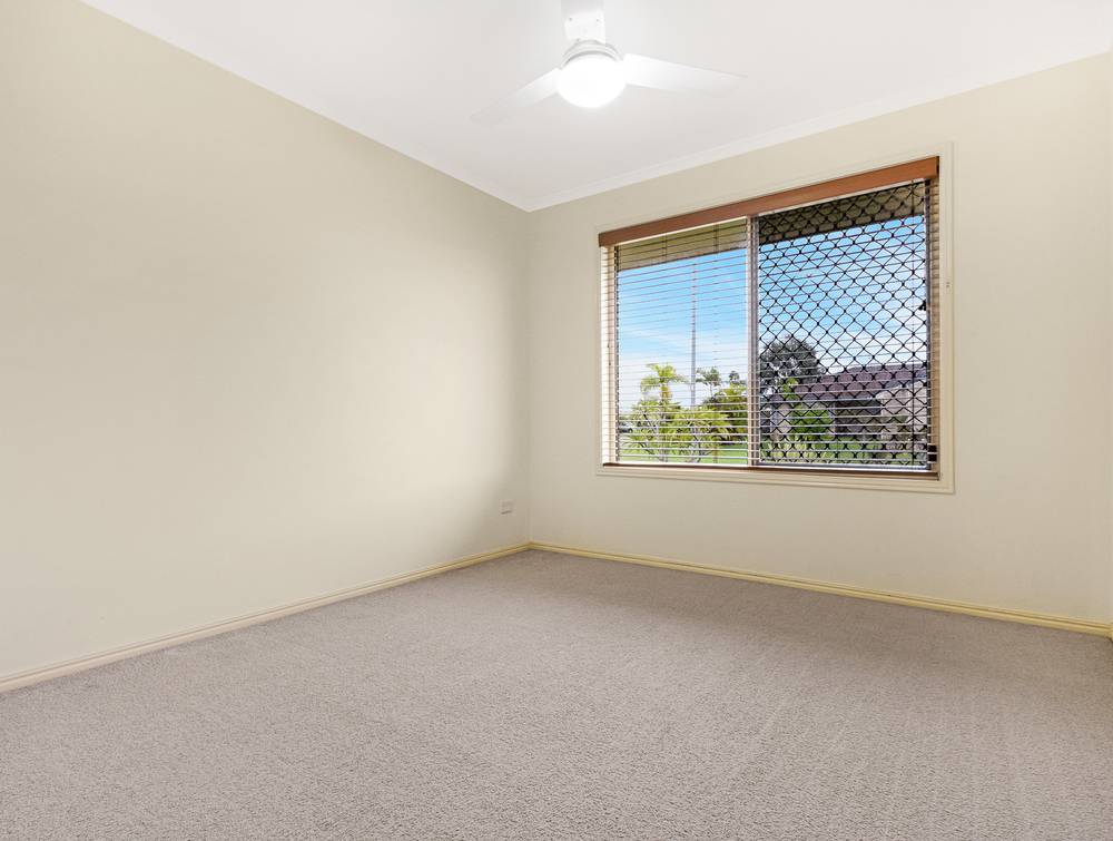 1 Kestrel Court, ELI WATERS, QLD 4655