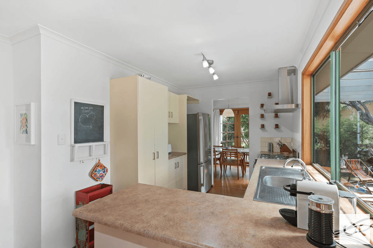 11 Dolphin Avenue, Carrickalinga, SA 5204