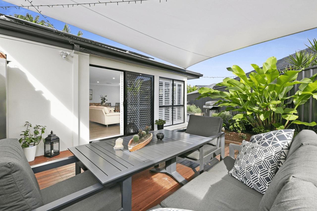 3 Mustique Court, BURLEIGH WATERS, QLD 4220