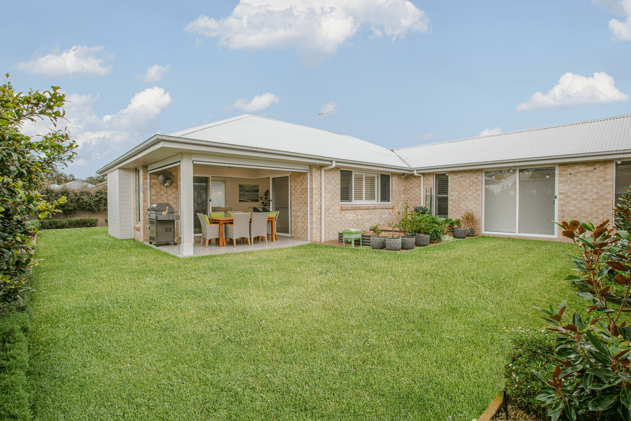 11 Kinnavane Road, NORTH ROTHBURY, NSW 2335