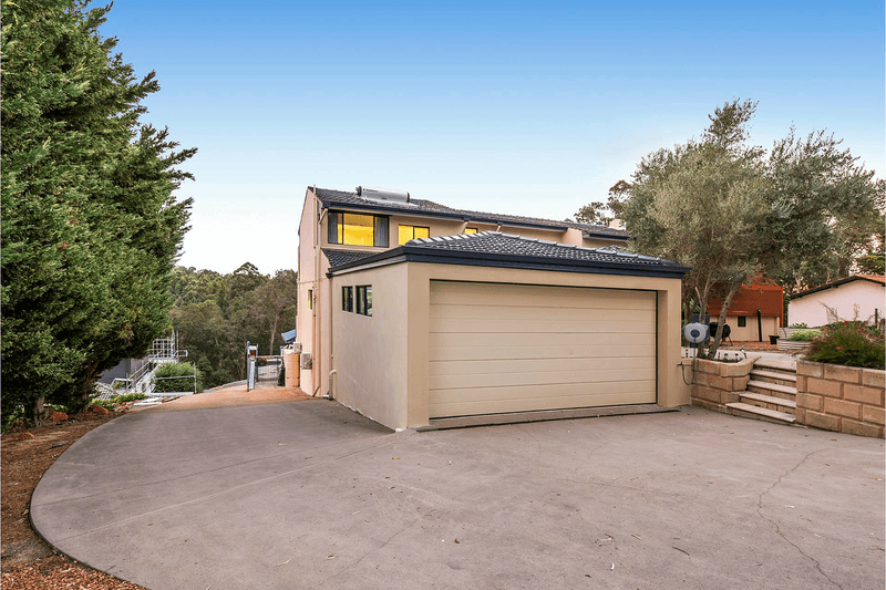 13 Cabarita Road, KALAMUNDA, WA 6076