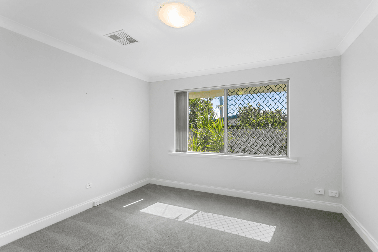 18 Sulina Place, KALLAROO, WA 6025