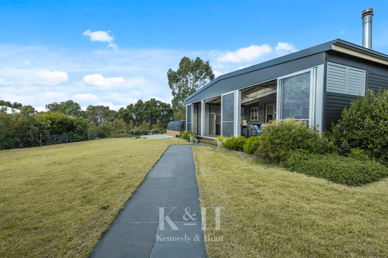 17 Freeman Court, Gisborne, VIC 3437