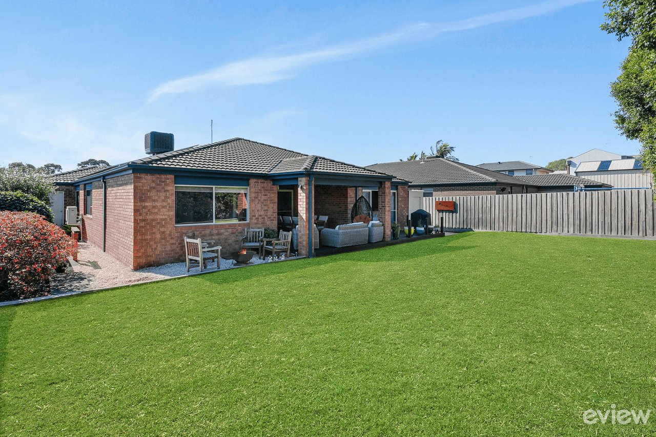 9 Gleneagles Close, CARRUM DOWNS, VIC 3201