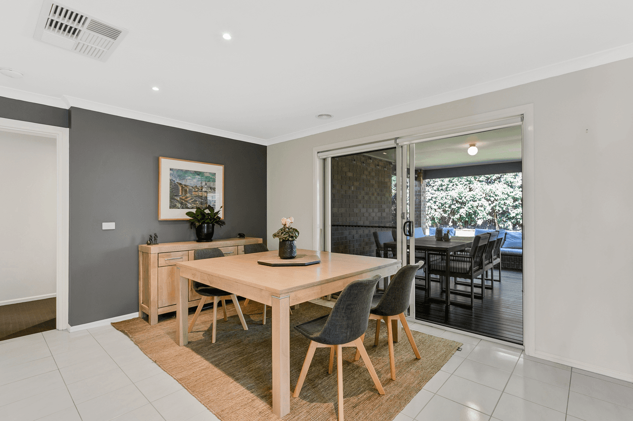 9 Gleneagles Close, CARRUM DOWNS, VIC 3201