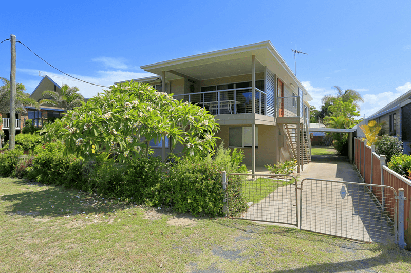 20 Esplanade, Woodgate, QLD 4660