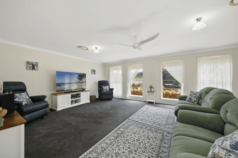 3 Tenth Avenue, Millfield, NSW 2325