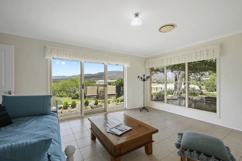 3 Tenth Avenue, Millfield, NSW 2325