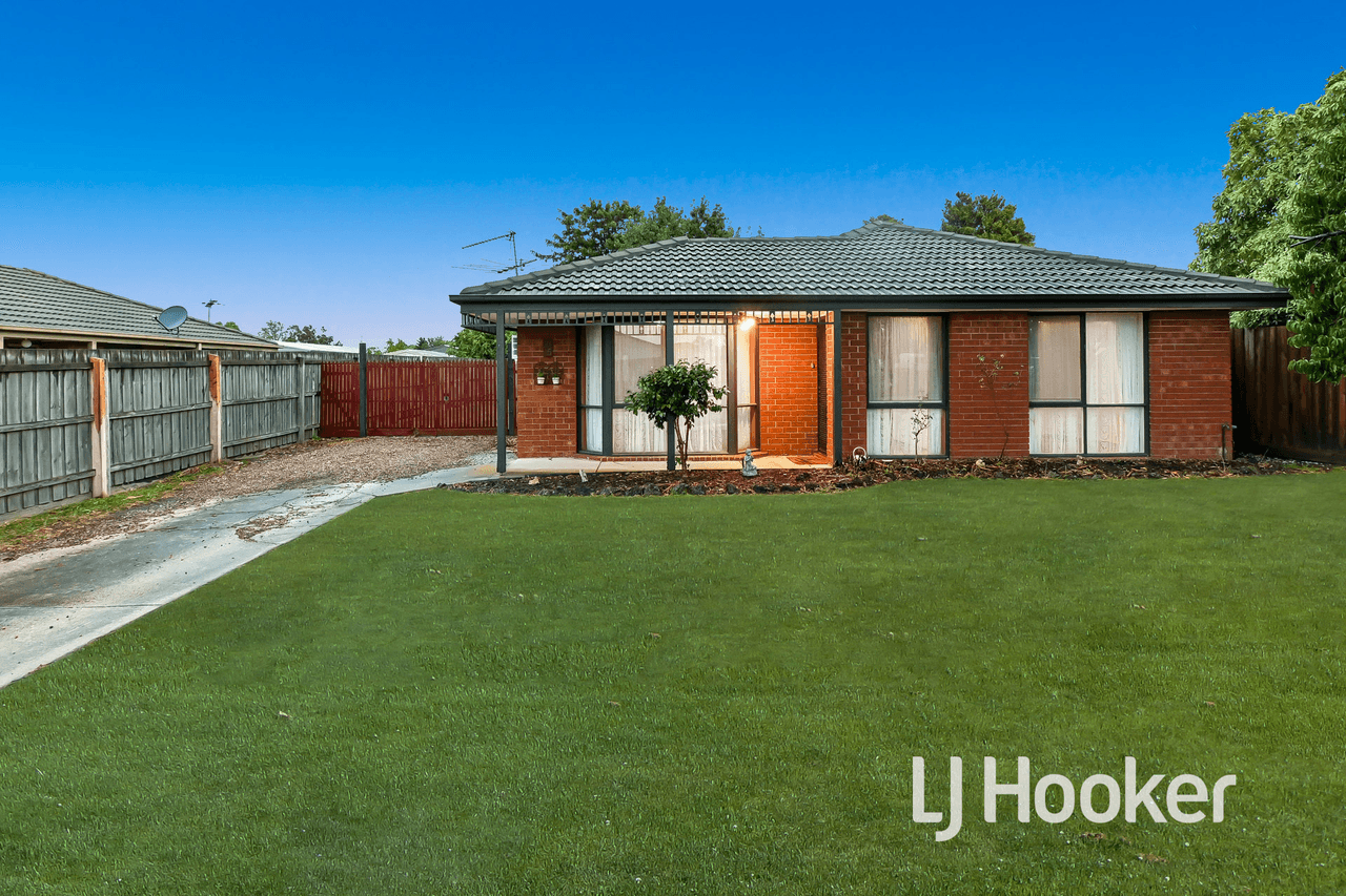 35 Barrington Drive, PAKENHAM, VIC 3810