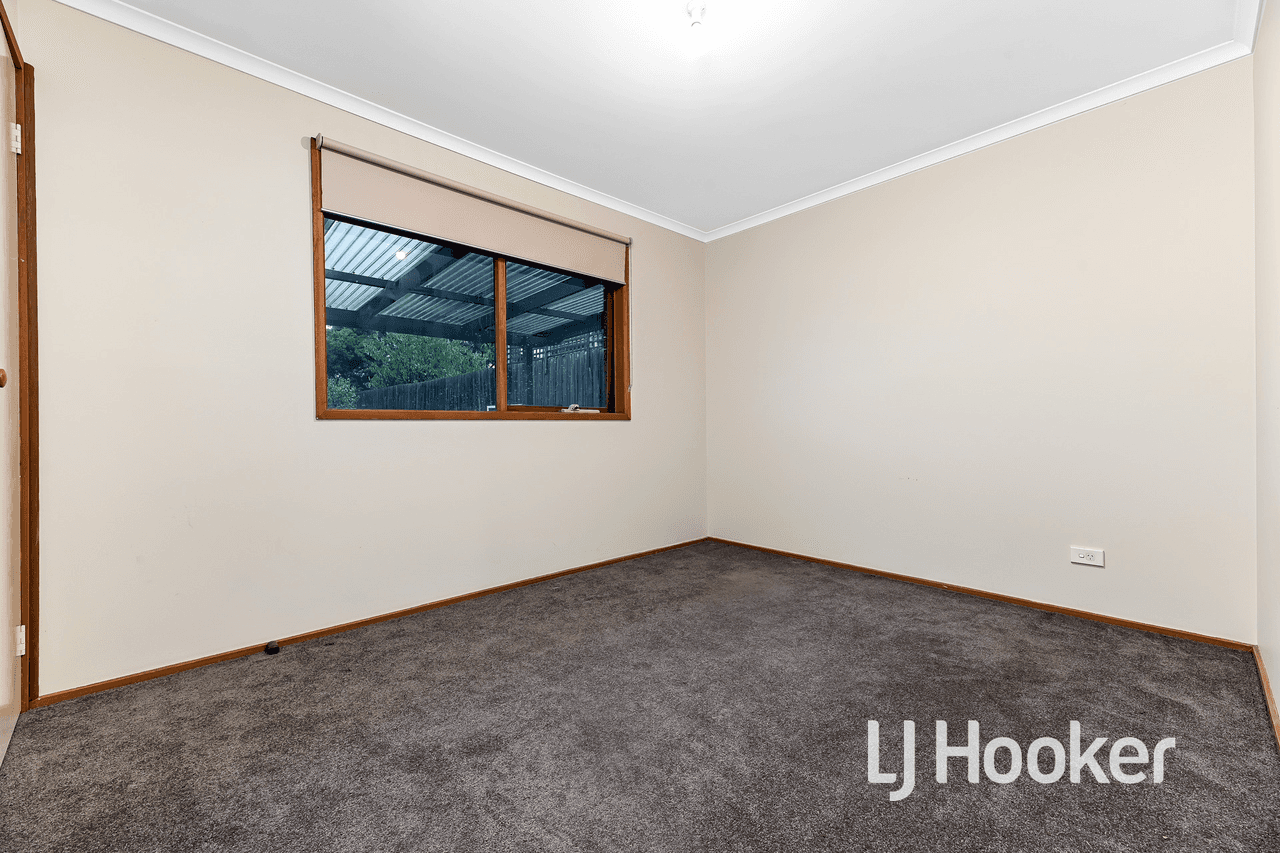 35 Barrington Drive, PAKENHAM, VIC 3810