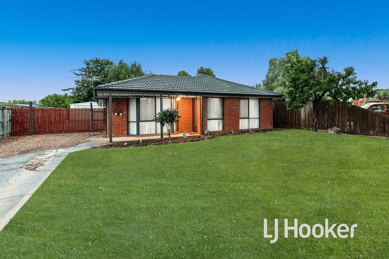 35 Barrington Drive, PAKENHAM, VIC 3810