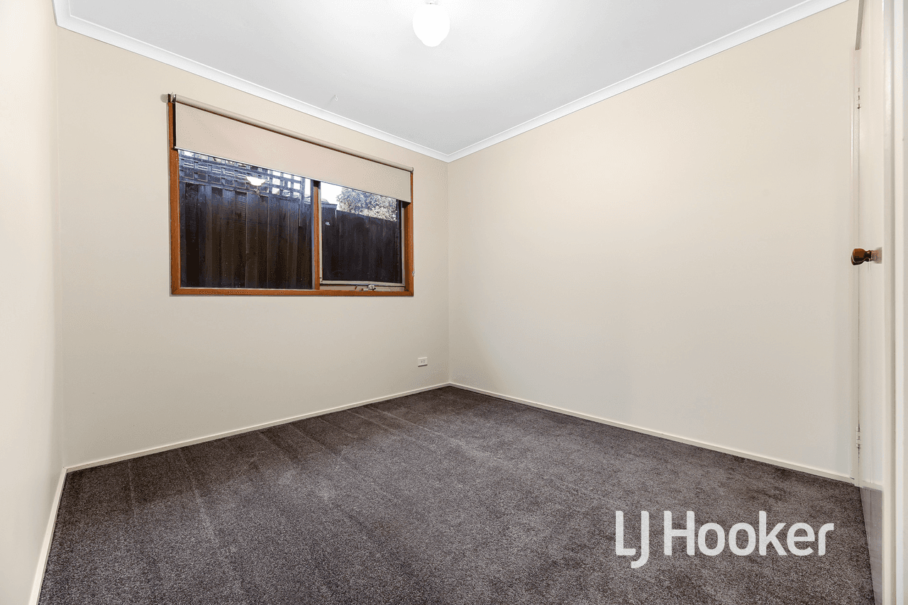 35 Barrington Drive, PAKENHAM, VIC 3810