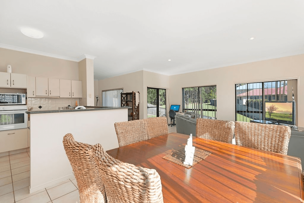 9 Laurina Court, Elanora, QLD 4221