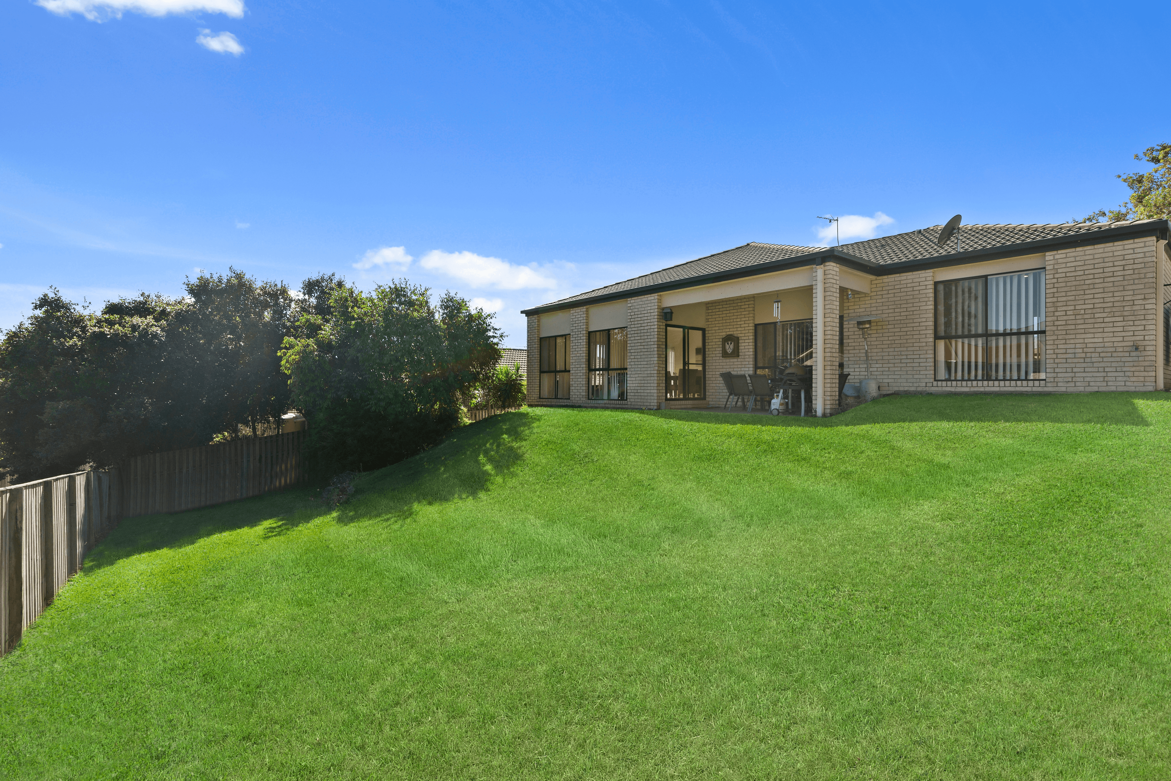 9 Laurina Court, Elanora, QLD 4221