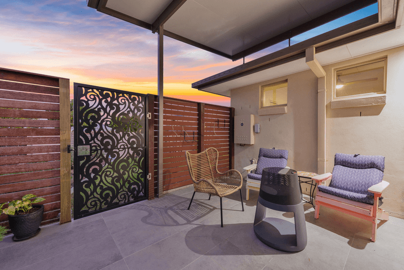 8 Pincally Crescent, ORMEAU, QLD 4208