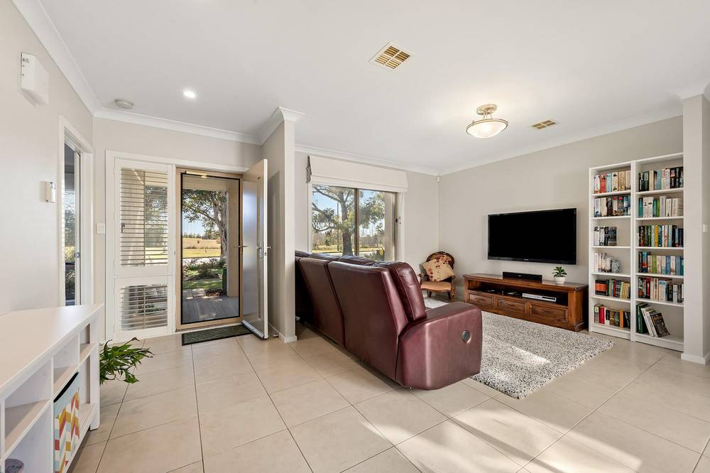 120 Dixon Drive, HOLDER, ACT 2611