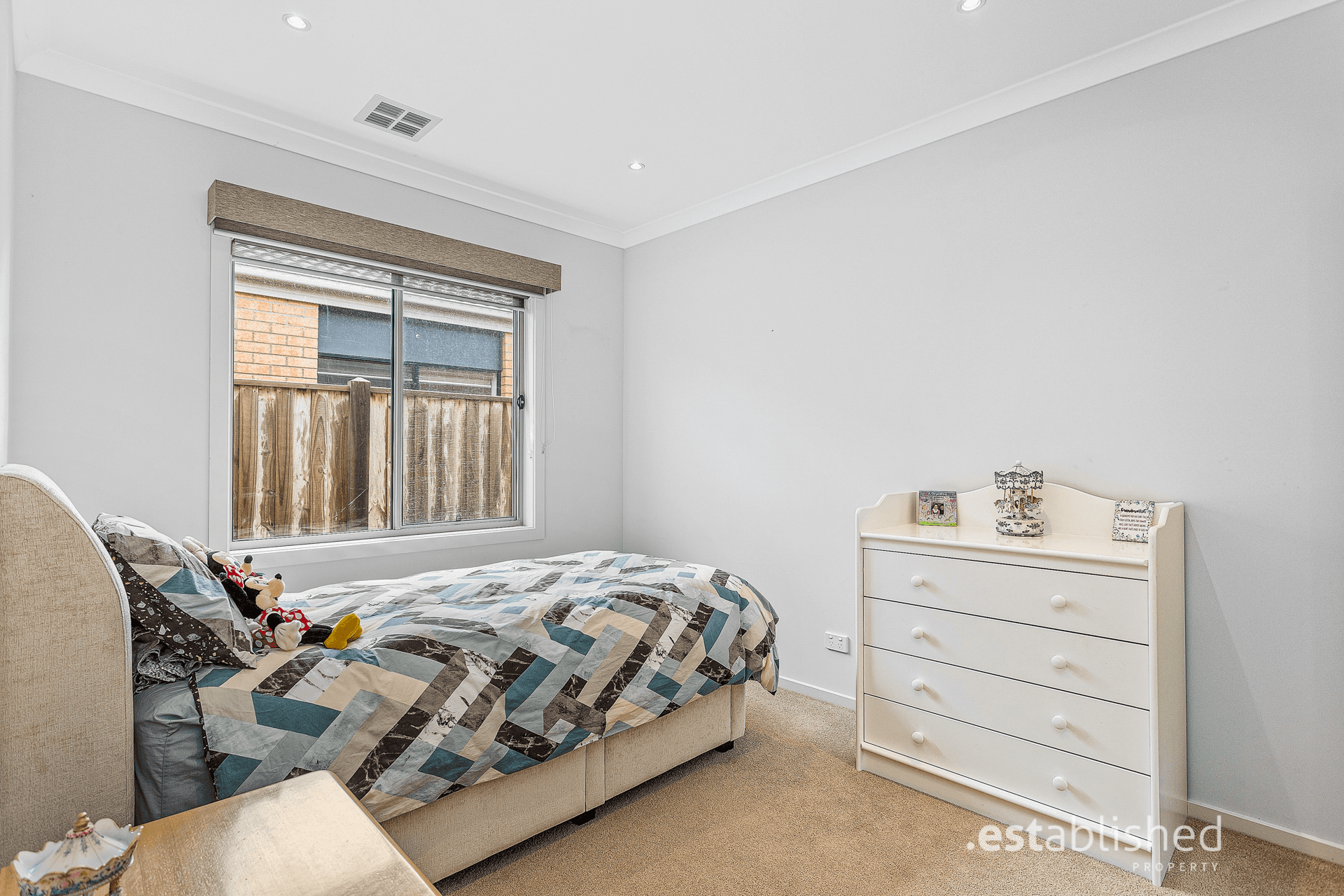 42 Stoneyfell Road, POINT COOK, VIC 3030