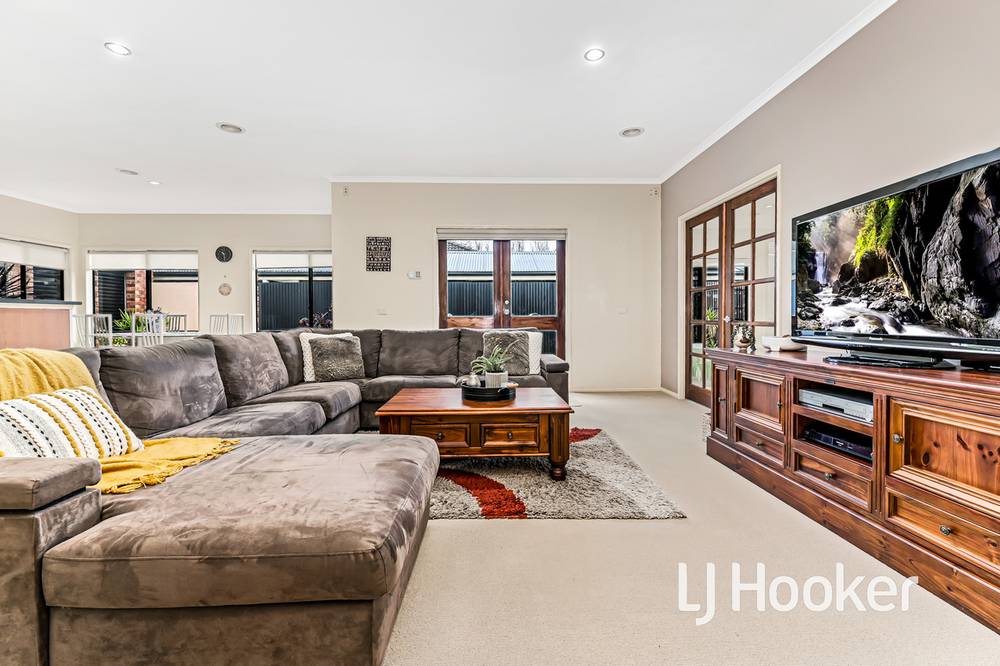 12 Park City Drive, LYNBROOK, VIC 3975