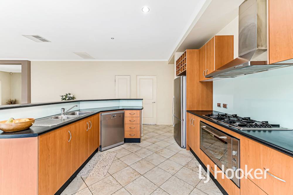 12 Park City Drive, LYNBROOK, VIC 3975
