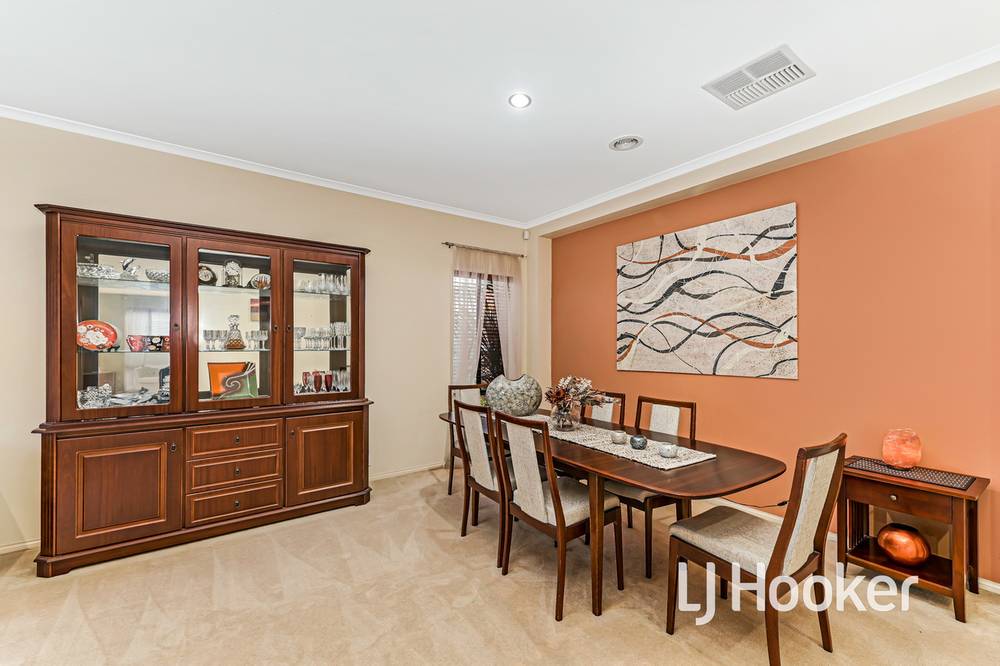 12 Park City Drive, LYNBROOK, VIC 3975