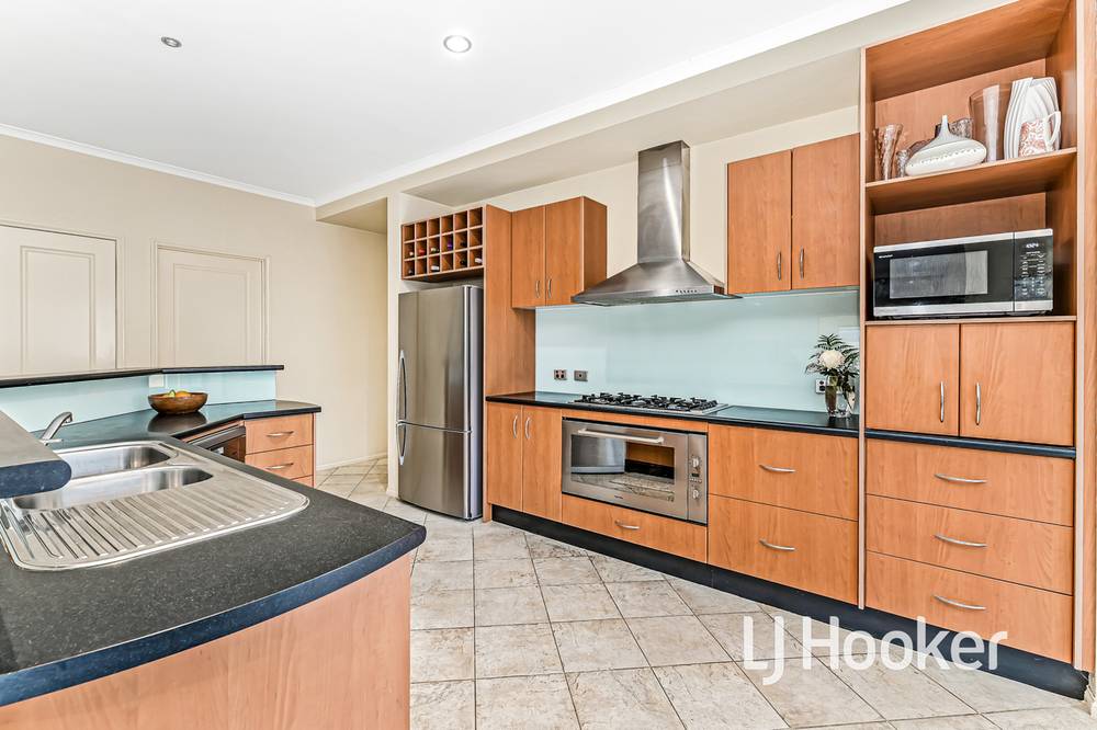 12 Park City Drive, LYNBROOK, VIC 3975
