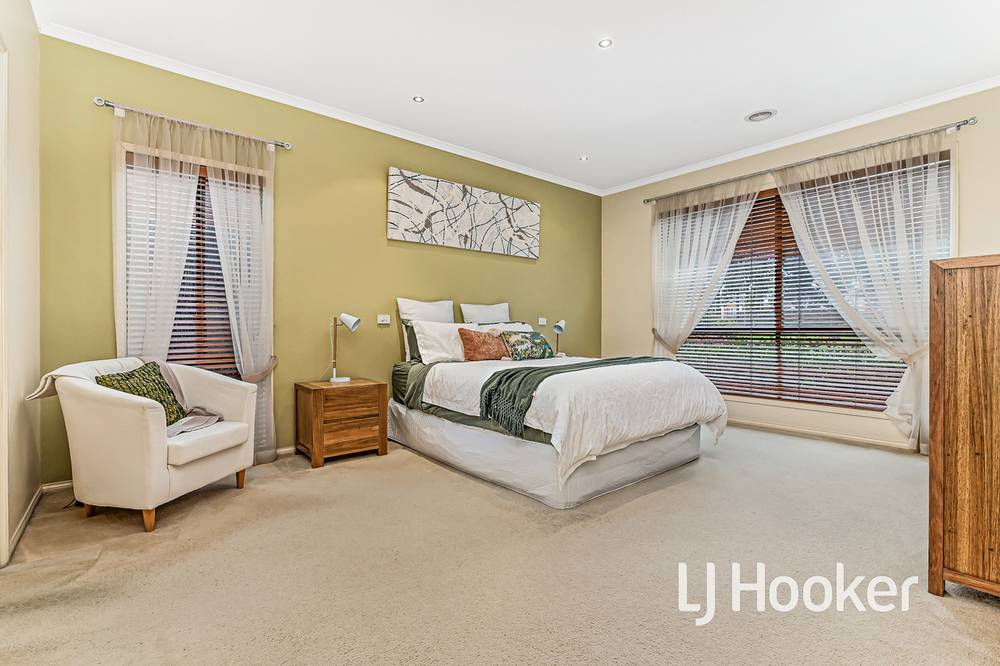 12 Park City Drive, LYNBROOK, VIC 3975