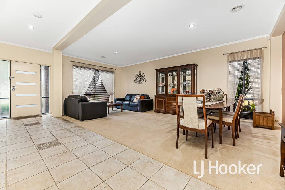 12 Park City Drive, LYNBROOK, VIC 3975