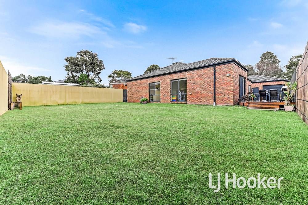 12 Park City Drive, LYNBROOK, VIC 3975