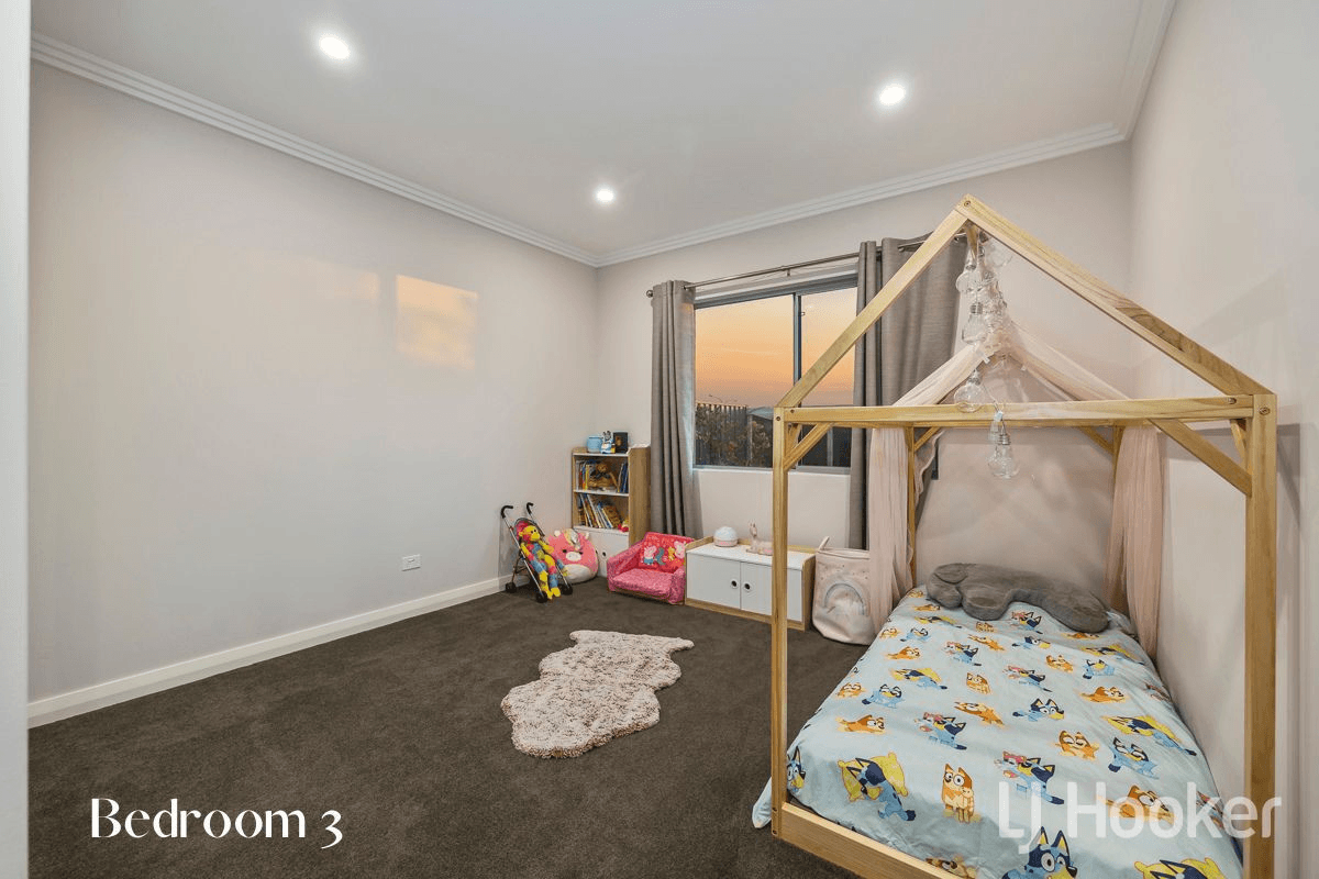 19 Flagtail Outlook, YANCHEP, WA 6035