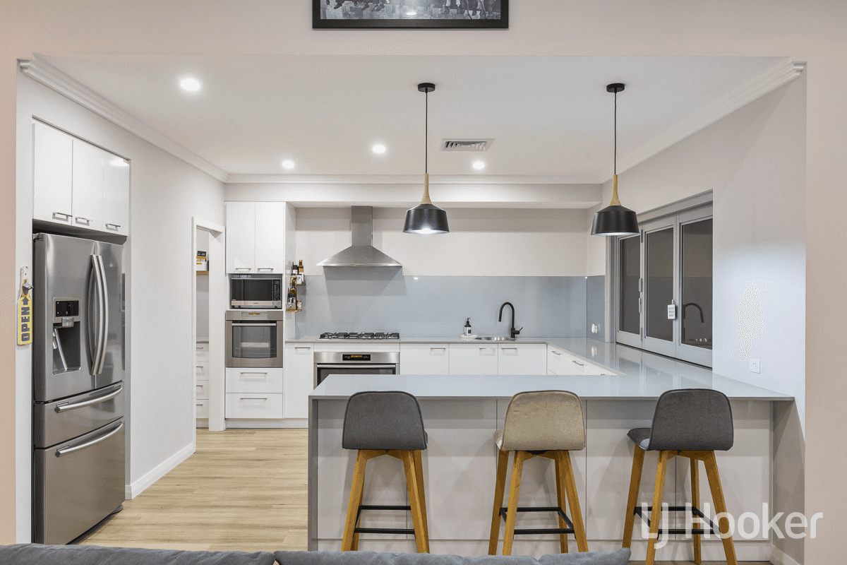 19 Flagtail Outlook, YANCHEP, WA 6035