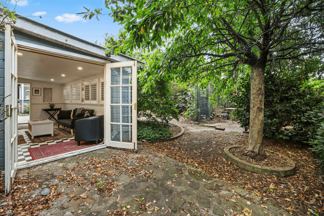 9 Highlander Street, BALACLAVA, NSW 2575