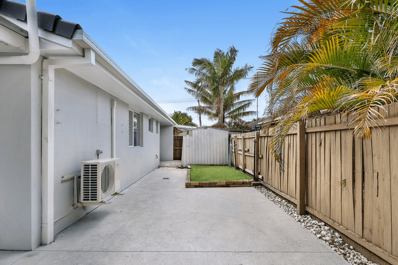 1/29 Brown Street, LABRADOR, QLD 4215